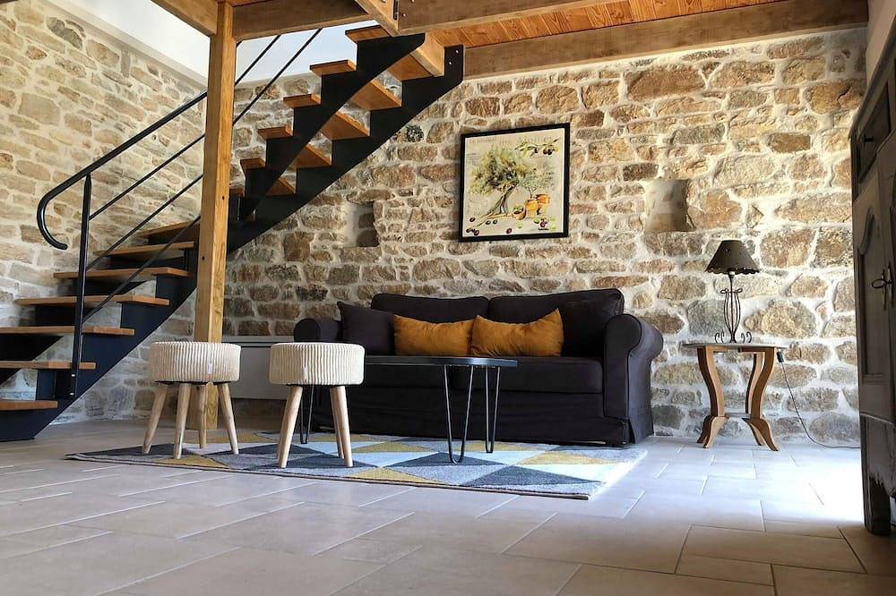 Pequeña casa de piedra cerca del mar 3 estrellas. in Fouesnant, Region de Quimper