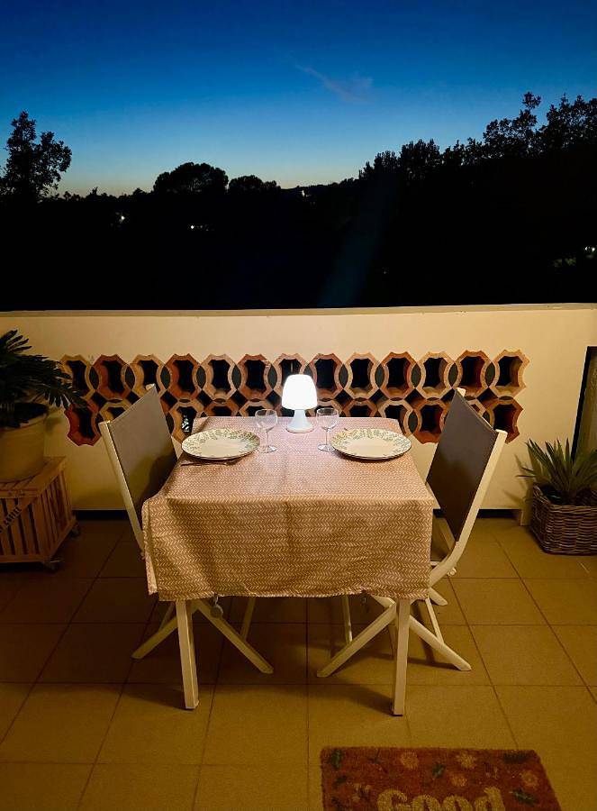 Gîte pour 4 personnes, avec vue ainsi que piscine et jardin dans Thermes de Gréoux les Bains