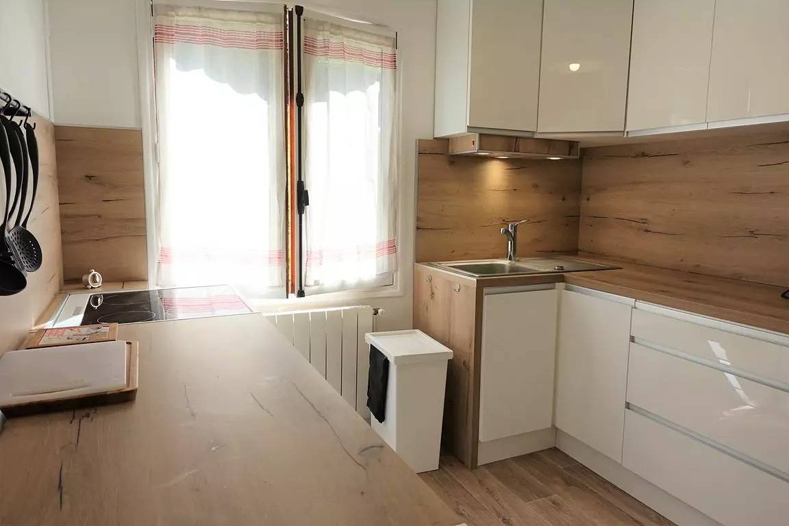 Chalet familial 6 personnes classé 2 étoiles. Calme et proche du village in Arêches, Beaufort (Rhône-Alpes)