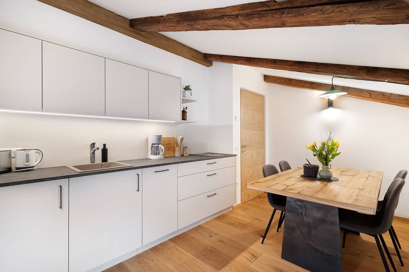 Ganze Wohnung, Ferienwohnung 'Herzleierhof Friedrich Von Rodank' mit Bergblick, Gemeinschaftsgarten und Wi-Fi in Rodeneck, Dolomiti Superski