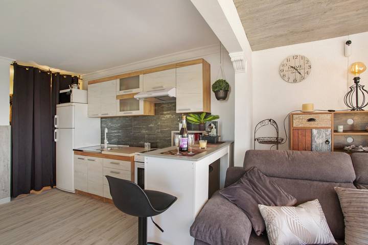 Apartamento entero, Apartamento de vacaciones 'Vista Roja' con vistas al mar, Wi-Fi y aire acondicionado in San Agustín , San Bartolomé de Tirajana