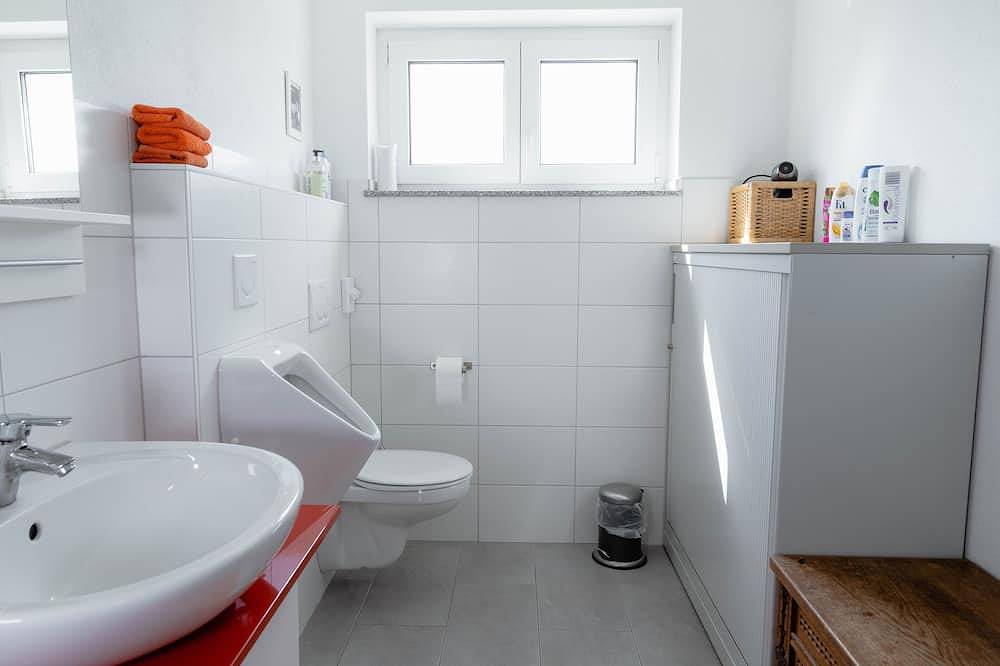 Ganze Wohnung, Standard Einzelzimmer Gemeinsames Badezimmer im Business Apart Stuttgart in Gäufelden, Stuttgart Region