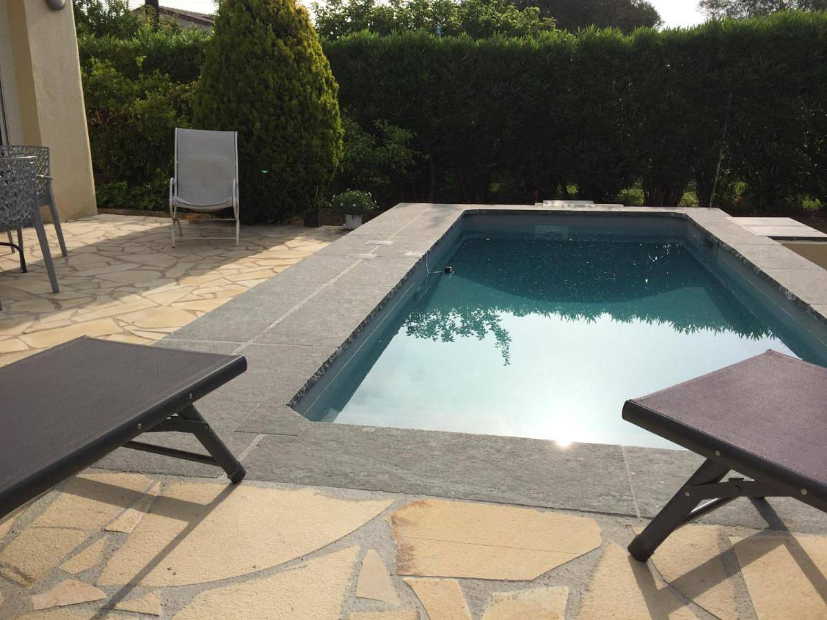Villa L'Adret et sa piscine in Antibes, Mittelmeerküste (Frankreich)