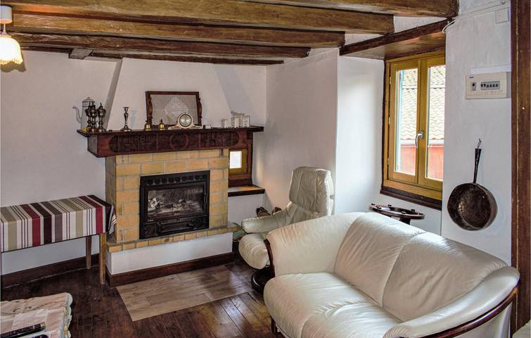 273sqft Apt w/TV, Freezer & Internet, 500m to Aldudes in Aldudes, Region de Bayona