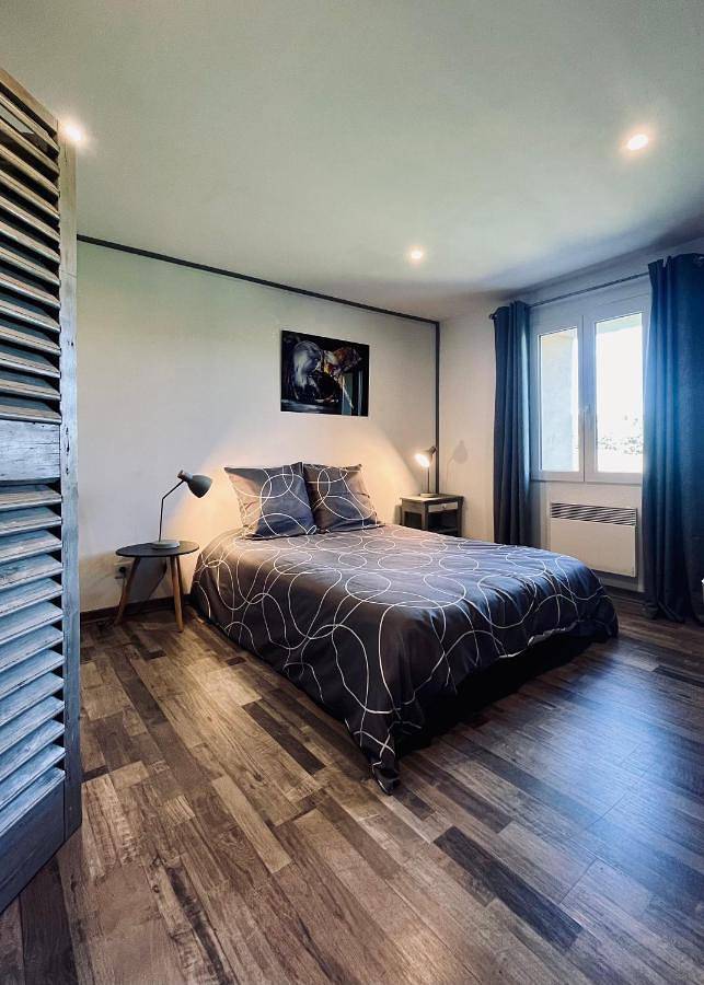 Gîte pour 2 personnes, avec vue, animaux acceptés à Tourtour - 2