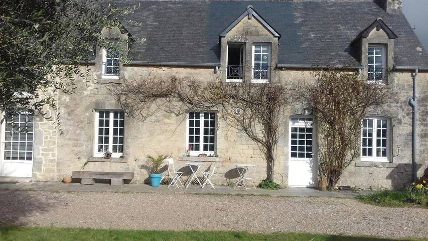Gîte pour 2 personnes, avec jardin et vue, adapté aux familles à Yvetot-Bocage
