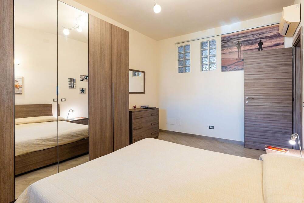 Entire apartment, Cosy apartment for 6 guests with A/C, Wifi and terrace in Ceriale, Riviera di Ponente