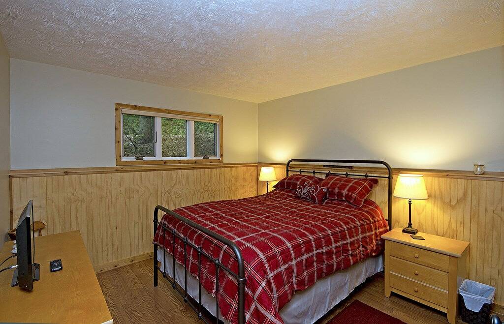 Ganze Wohnung, 2 Minuten von den Geschäften und Aktivitäten; Gemütliches 1 Schlafzimmer Endgerät, hundefreundlich! in Wintergreen, Nelson County