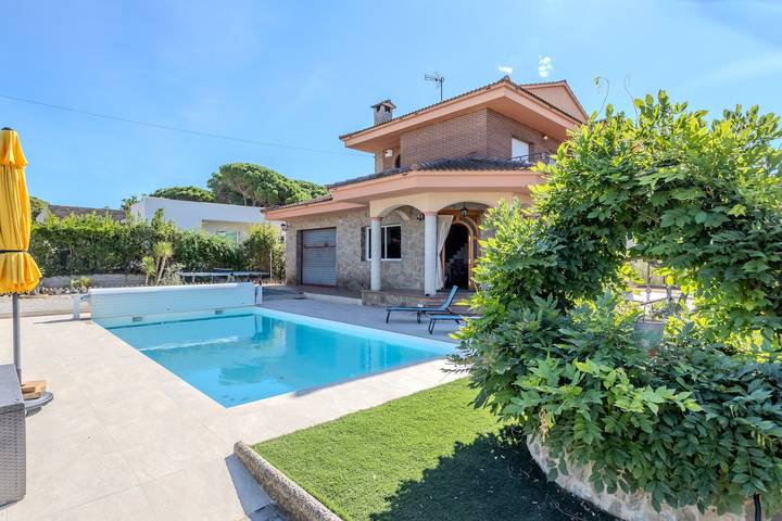 Casa rural para 9 personas, con Balcón y Jardín en Selva - 3