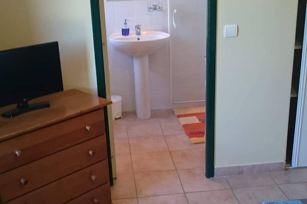 Villa amplia y confortable en el campo in Vers-Pont-du-Gard, Region de Nimes