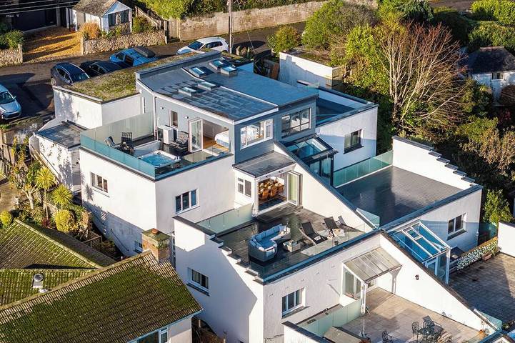 Glamping for 6 people, with hot tub and garden in St. Ives