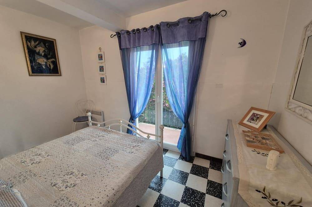 Ganze Wohnung, Appart. in village bordering Argeles s/ mer and its beaches near Collioure. in La Côte Vermeille, Saint-André