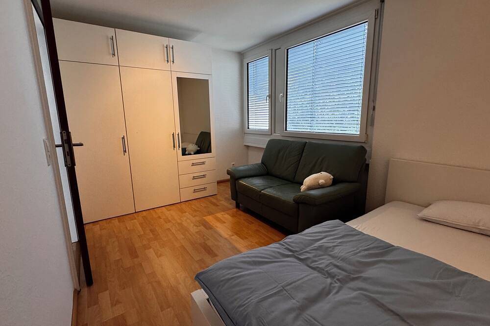 Ganze Wohnung, Voll möblierte 3-Zimmer Wohnung in der Reutlinger Oststadt in Reutlingen, Neckar-Alb