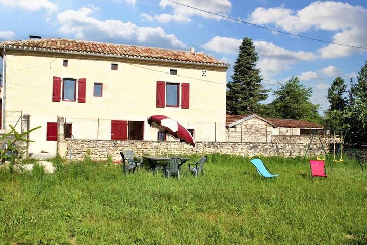 Location de vacances pour 6 personnes, avec Terrasse et Jardin à Lalbenque - 2