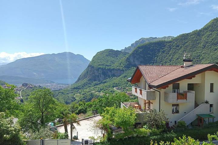 Gîte pour 8 personnes, avec jardin ainsi que vue sur le lac et vue à Villa del Monte - 3