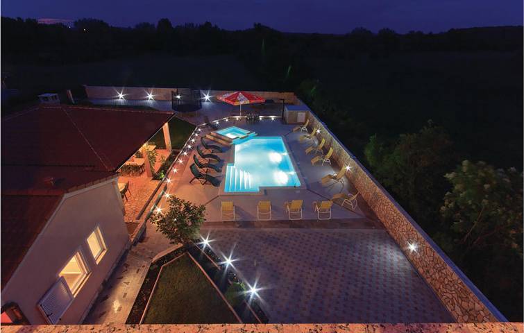 Ferienhaus für 20 Personen, mit Sauna und Terrasse, mit Haustier in Sisan - 4