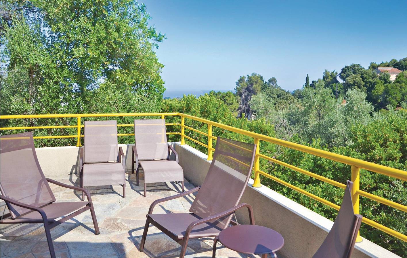 Appartement confortable avec terrasse, WiFi et parking - 1,5 km de la plage Nude in San-Giuliano, Région de Corte