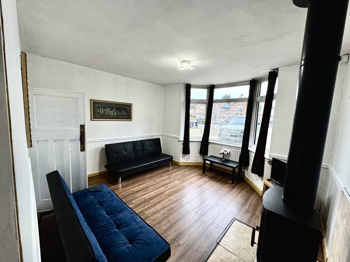 Holiday home for 8 people, with garden, with pets in Surrey