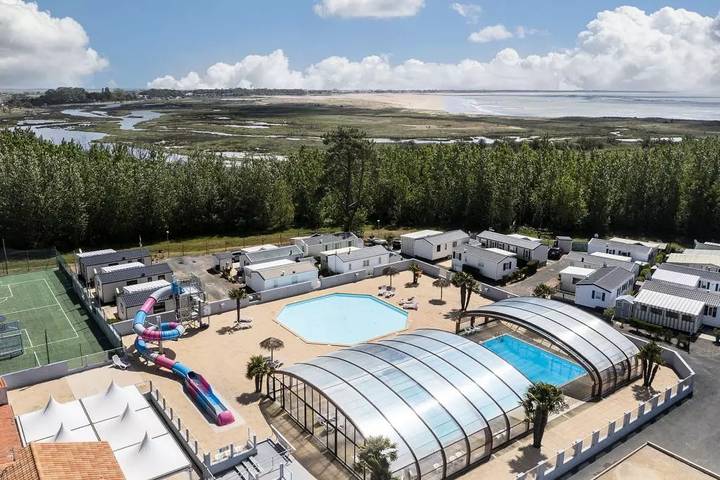Camping für 2 Personen, mit Pool und Terrasse, mit Haustier in La Tranche-sur-Mer - 2