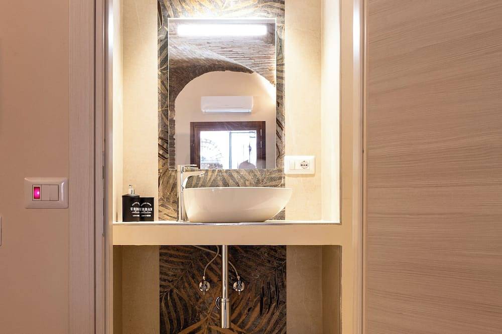 Appartement entier, [Modern Loft] in Historic Center in Assise, Province de Pérouse