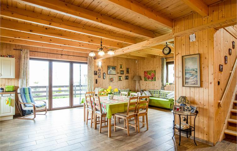 Ferienhaus für 8 Personen mit Garten in Chmielno