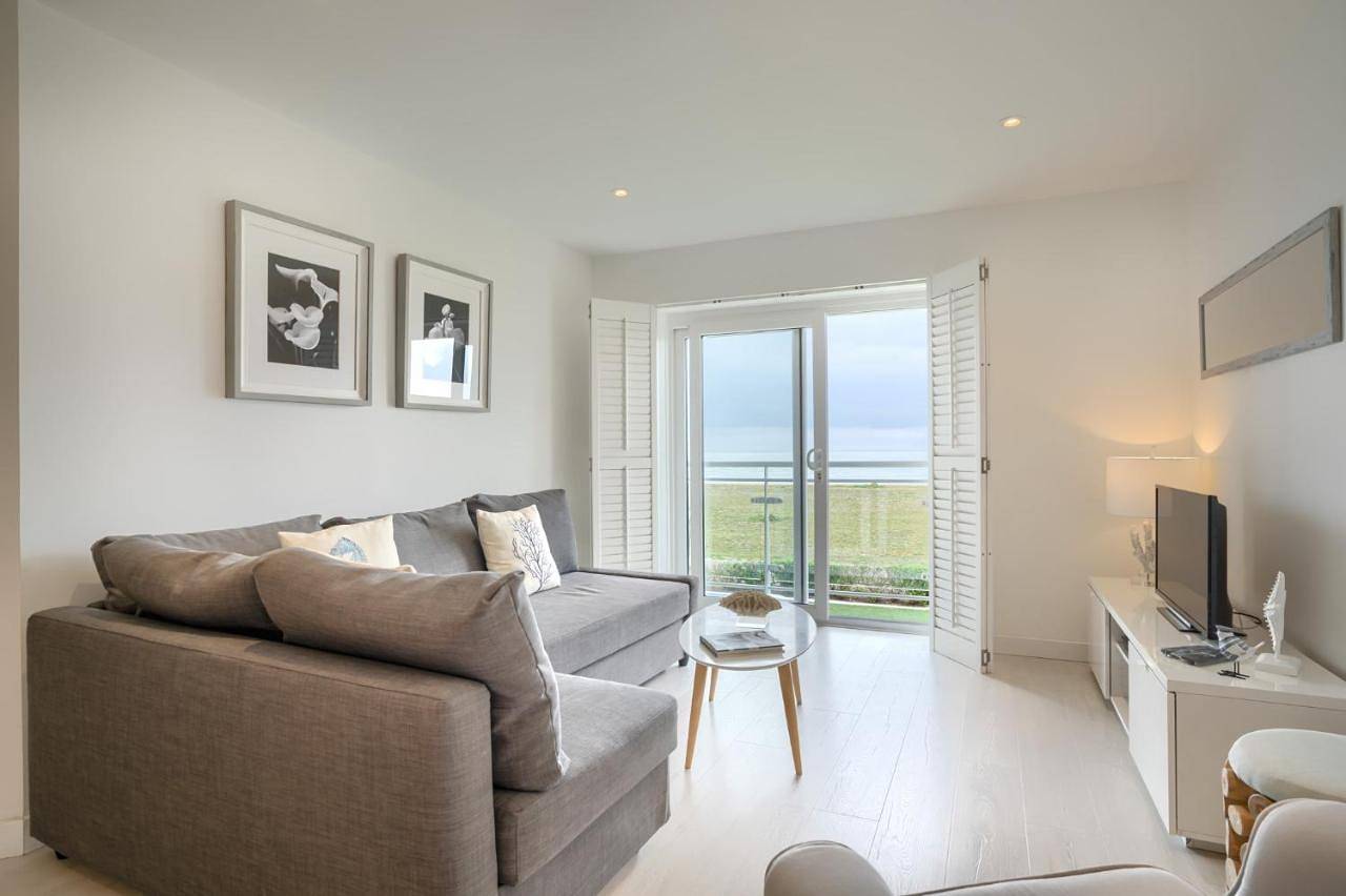 Ganze Wohnung, Luxury Beachfront Outstanding 2 bedroom Apartment in Eastbourne, Ost Sussex