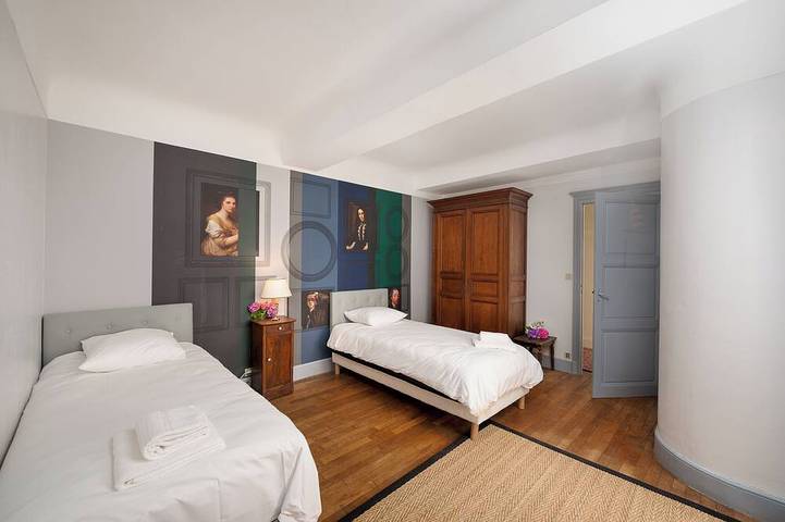 Gîte pour 24 personnes, avec jardin et jacuzzi à Larochemillay - 4