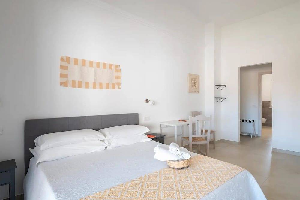 Longevity Room (I Centenari Longevity Rooms) - Accommodation 1 km from the beach in Lotzorai, Ogliastra Provinz