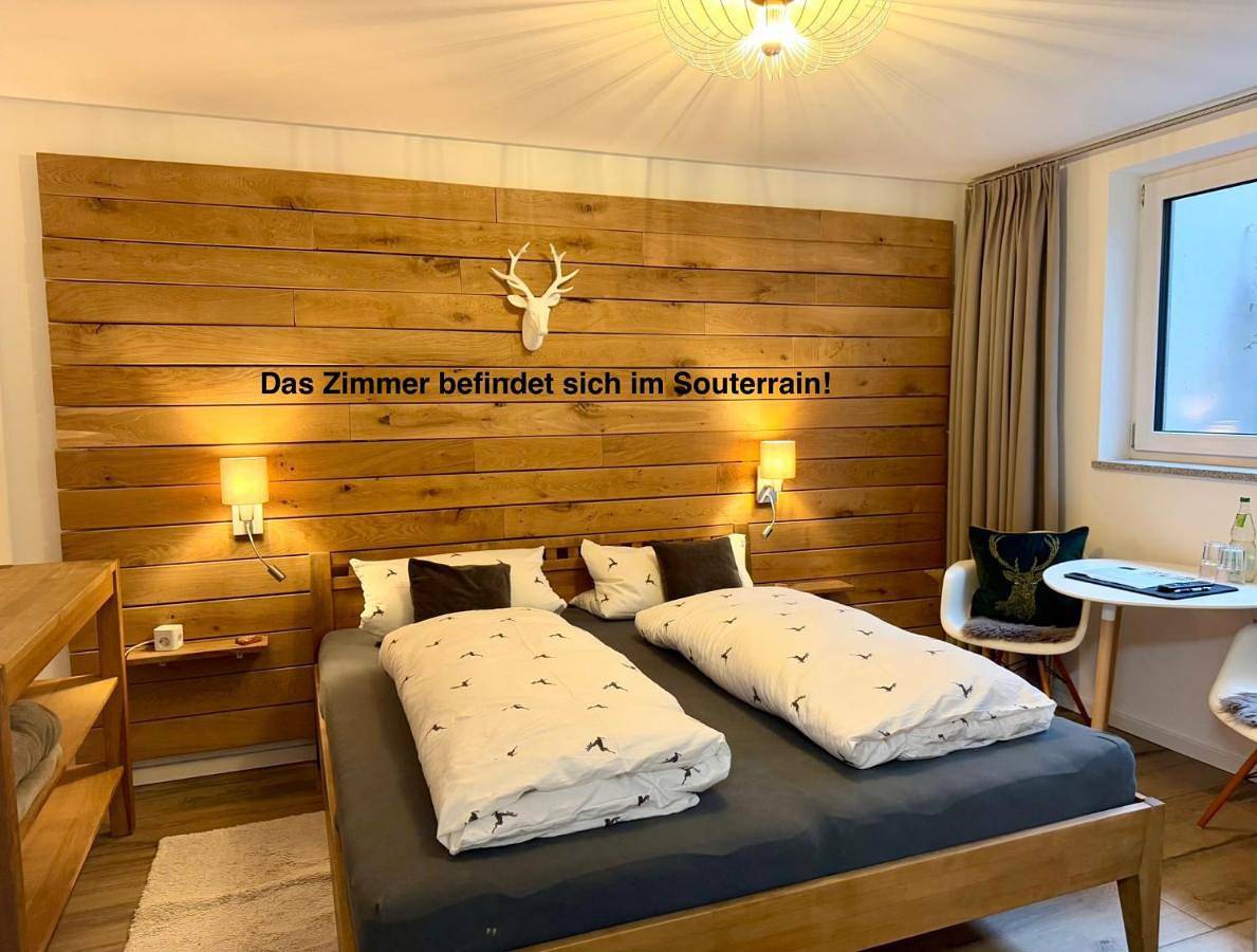 Ganze Ferienwohnung, Single Room with Private Bathroom in Utting, Ammersee