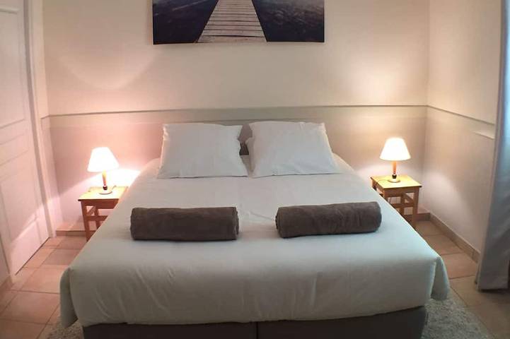 Gîte pour 5 personnes, avec jardin et piscine ainsi que terrasse et sauna à Flacey-en-Bresse - 2