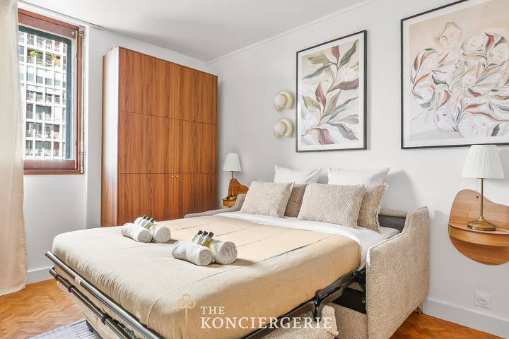 Appartement entier, Ecrin contemporain lumineux in Paris, Île de France