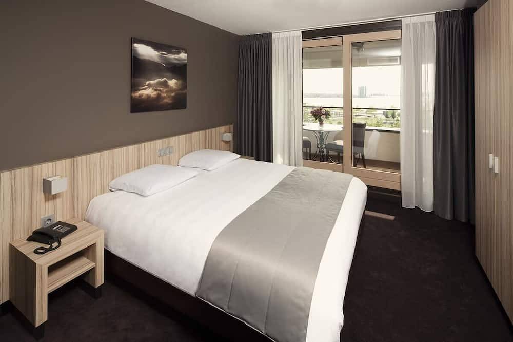 Serene Room with Indoor Pool Near Town Center in Bergen op Zoom, Nordbrabant