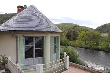 Gîte pour 4 personnes, avec balcon à Châteauneuf-les-Bains