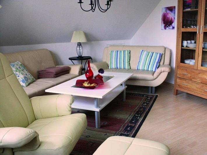 Ferienhaus für 3 Personen, mit Terrasse und Garten in Grünendeich - 2