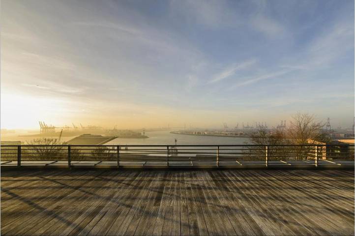 Hotel für 4 Personen, mit Balkon und Terrasse sowie Seeblick und Ausblick in Hamburg - 2