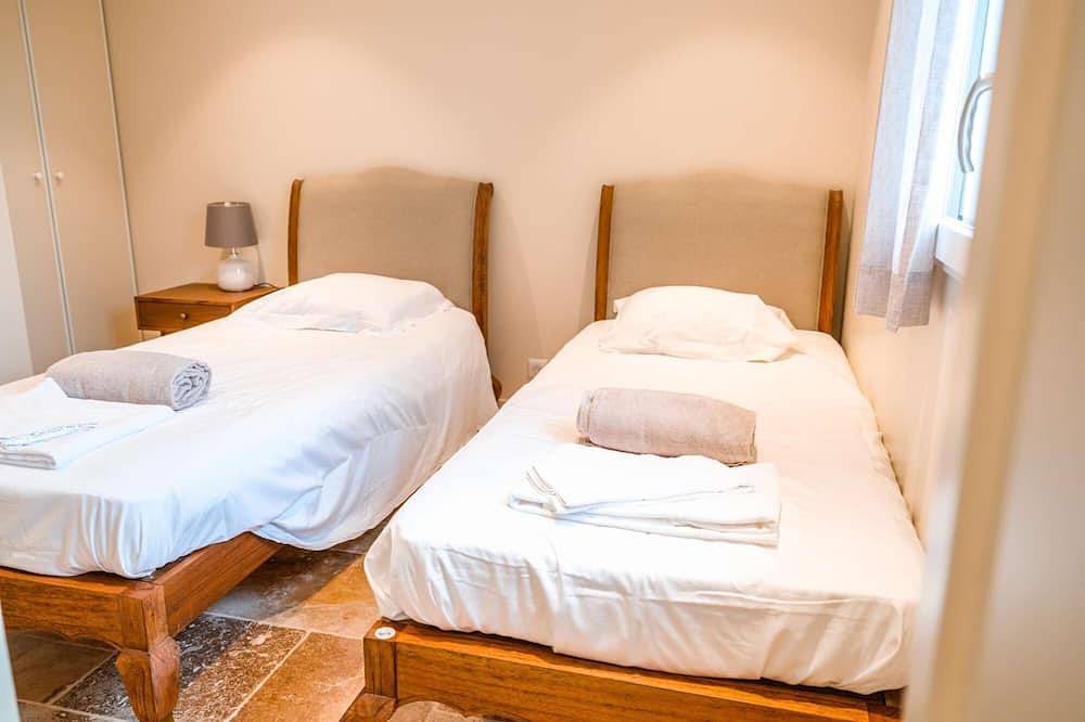 Neue Luxus-3-Bett-Villa mit privatem Pool auf Chateau Immobilien in Castelnau-de-Montmiral, Albi und Umgebung