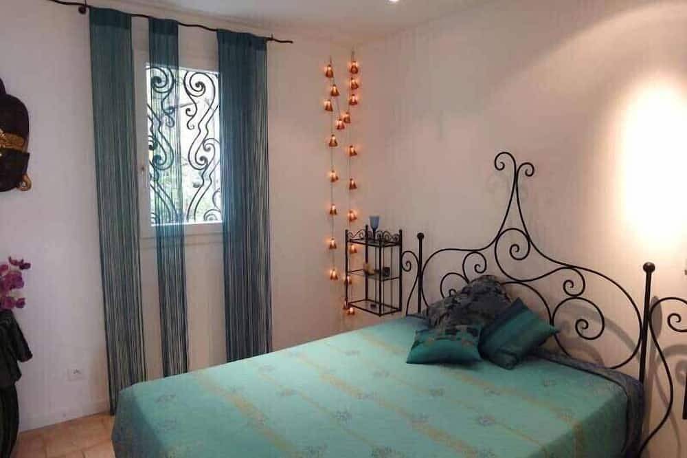 Apartamento entero, Appt vistas al mar 700m. de la playa, en Lumio en el puerto deportivo de Sant Ambroggio in Sant Ambroggio, Lumio