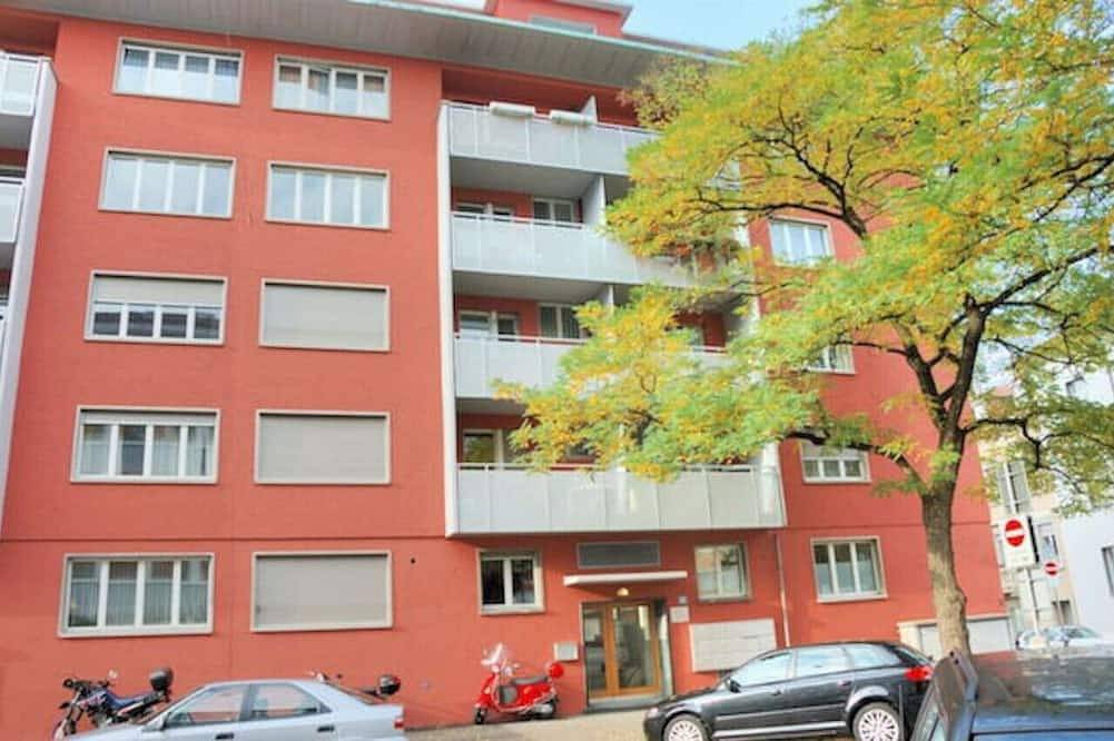 Ganze Wohnung, Studio near `Stadelhofen` station (Mill 5.02) in Zürich Zustellkreis, Zürich