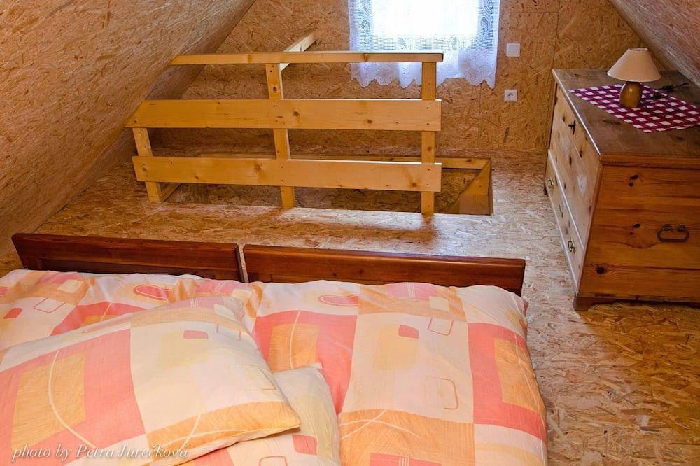 Wooden log cabin in traditional style in Dúbrava, Jasná Nízke Tatry