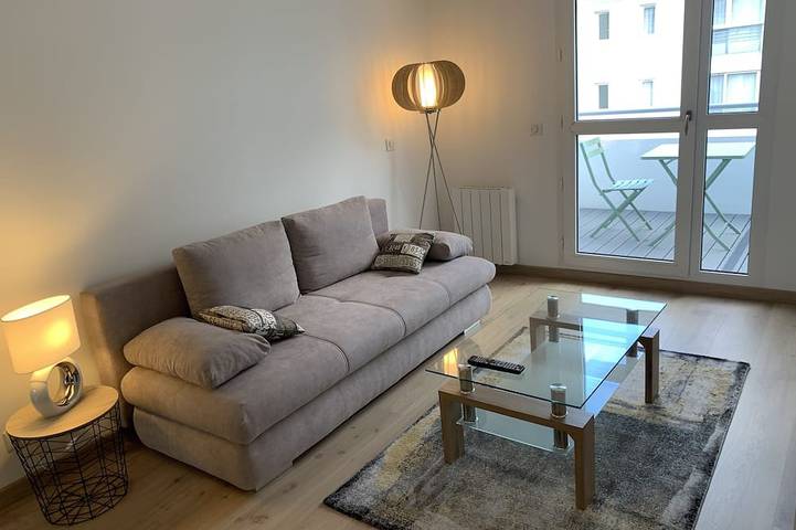 Appartement entier, Très bel appartement T2 de standing entièrement meublé à 5 min à pied du centre. in Divonne-les-Bains, Gex