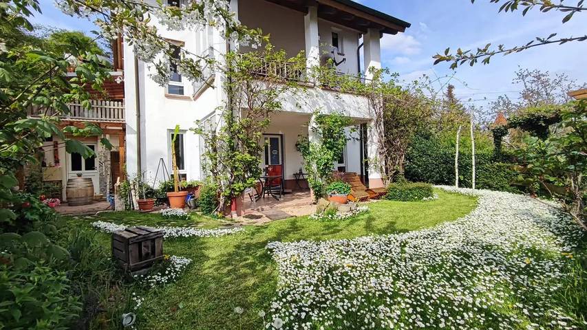 Ferienwohnung für 3 Personen, mit Garten und Balkon sowie Sauna in Leinsweiler