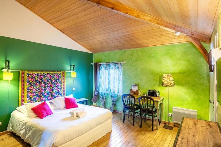 Hôtel pour 2 personnes, avec terrasse ainsi que piscine et vue, animaux acceptés à Le Barp - 3