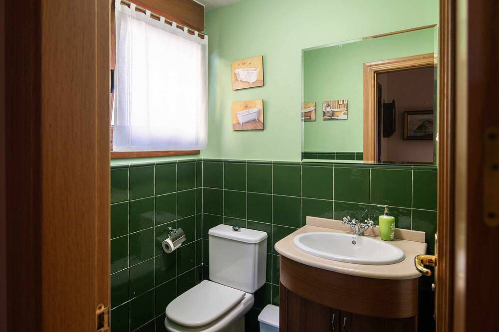 Eltxok - Cerca del centro de Llanes in Pancar (Asturias), Llanes