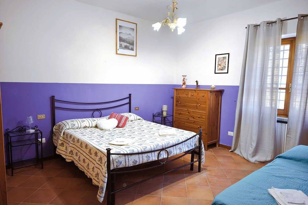 Ganze Wohnung, Caserinzio farmhouse - Girasole panoramic view with pool in Avigliano Umbro, Terni Provinz