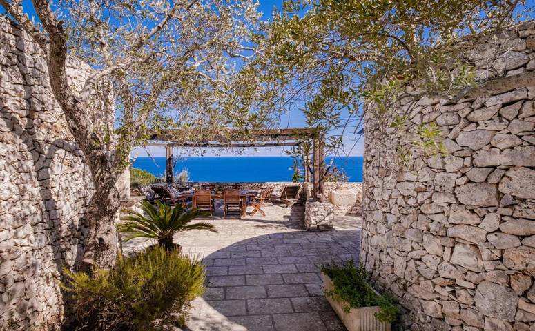 Location de vacances pour 10 personnes, avec piscine ainsi que jardin et vue, animaux acceptés à Corsano - 3