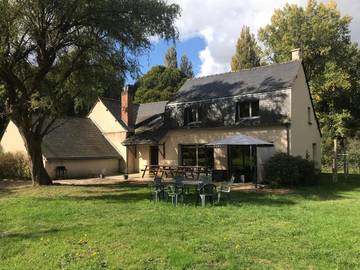 Gîte pour 30 personnes, avec vue et jardin, animaux acceptés à Mansigné