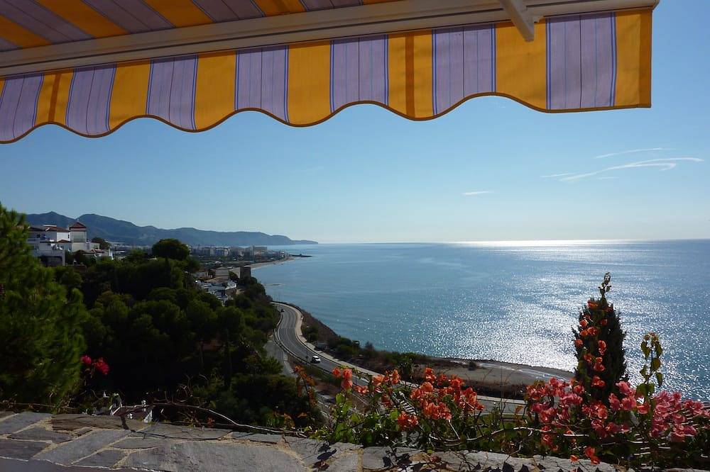 Ganze Wohnung, Schönes Apt. mit 2 Schlafz. , große Terrasse, Traumblick, gem. Pool, strandnah in Urbanización Ladera del Mar, Nerja