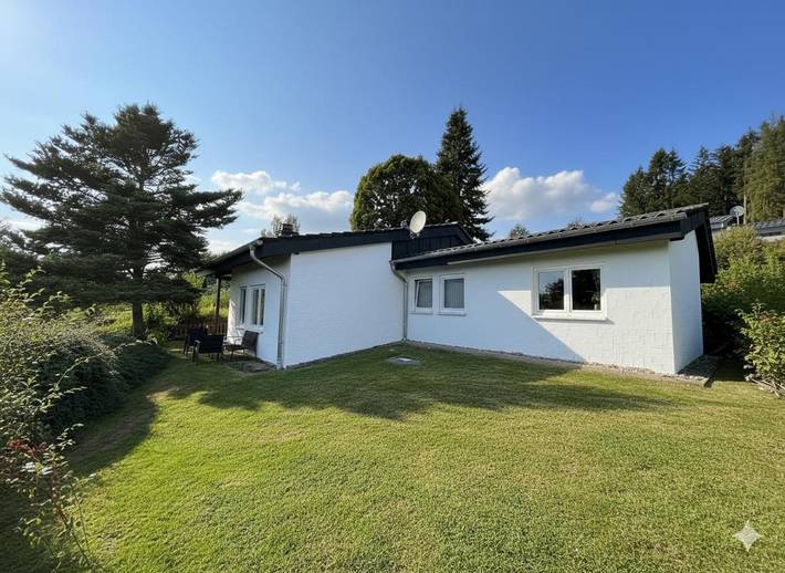 Ferienhaus für 8 Personen, mit Garten und Ausblick sowie Seeblick in Rheinland-Pfalz