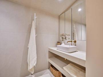 Location De Vacances pour 4 Personnes dans Puteaux, Hauts-de-Seine, Photo 2