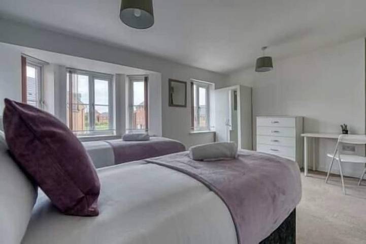 Beautiful 5 Bed House Free WIFI in Coventry, Birmingham e dintorni